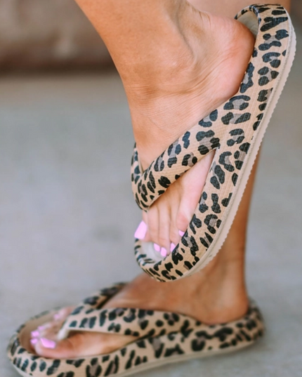 Women’s Leopard Print Thick Sole Flip Flops image 0
